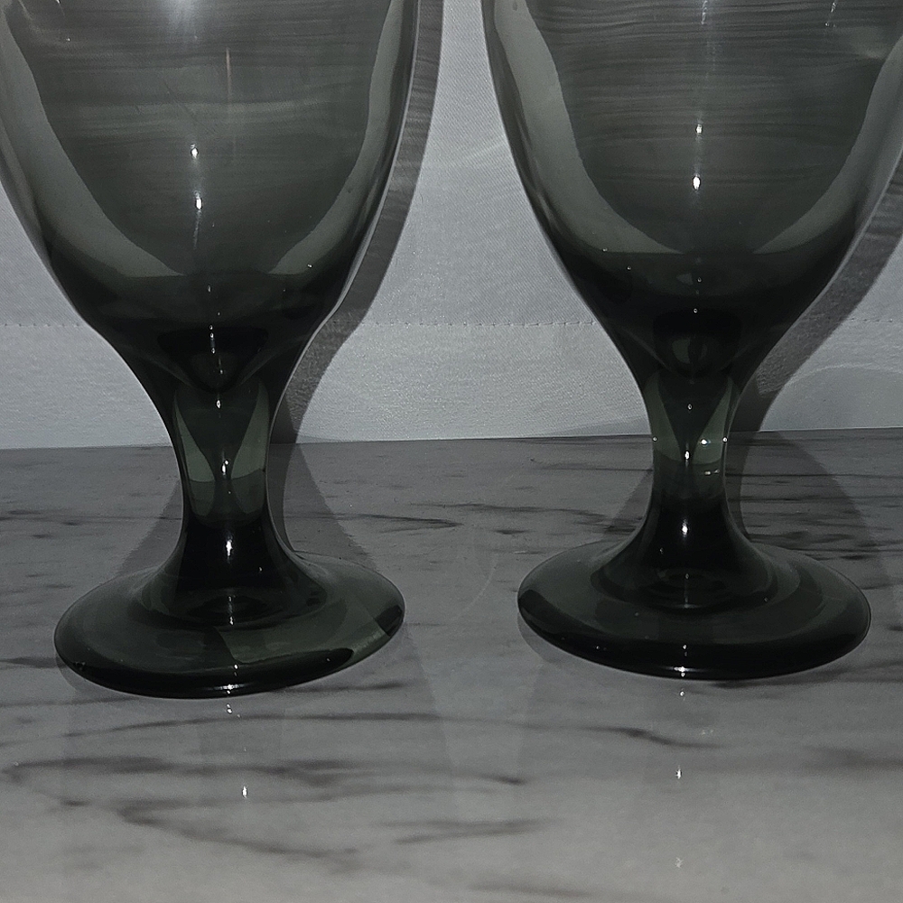 2 Smoke Gray Libbey Water / Wine Goblets - Picture 3 of 5